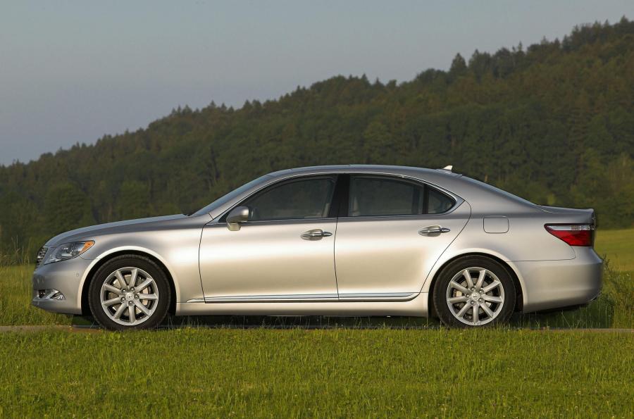  Lexus LS460 2009 года  (фото 11 из 23)